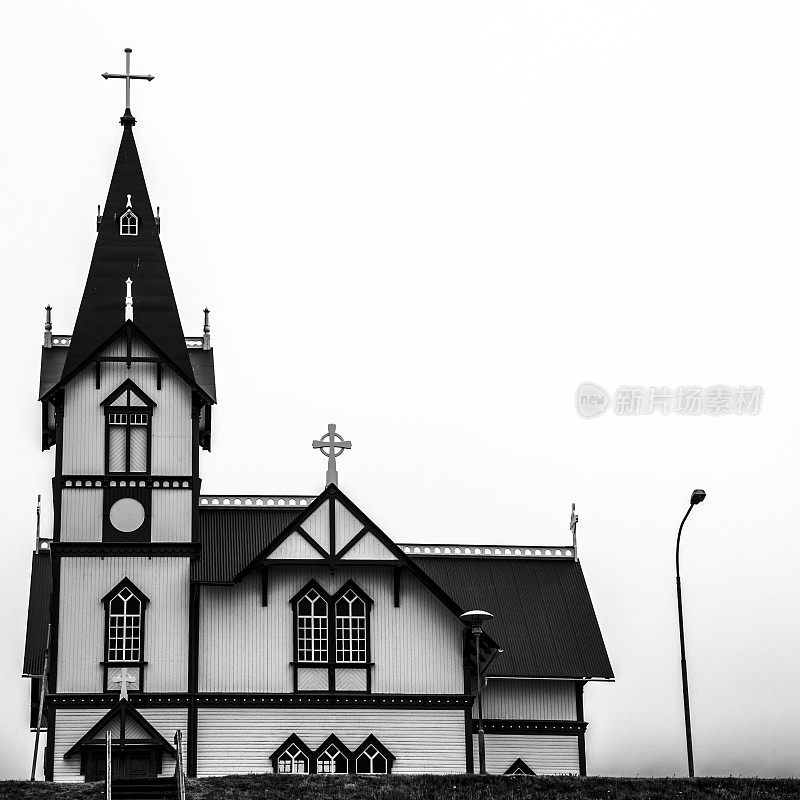 2021 08 12胡萨维克教堂和雾